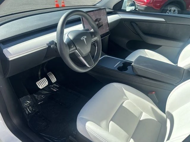 2023 Tesla Model Y Performance - Image 11 of 21