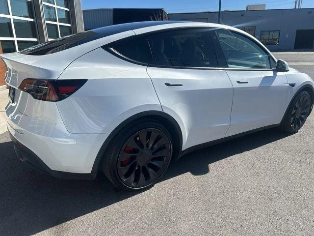 2023 Tesla Model Y Performance - Image 8 of 21