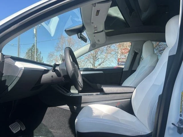 2023 Tesla Model Y Performance - Image 13 of 21