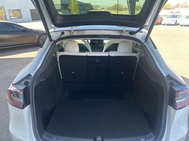 2023 Tesla Model Y Performance - Image 17 of 21