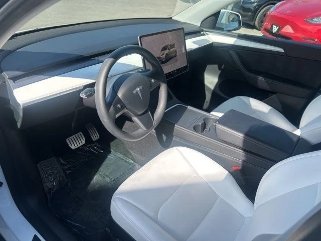 2023 Tesla Model Y Performance - Image 12 of 21