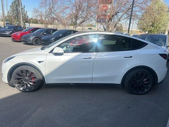 2023 Tesla Model Y Performance - Image 5 of 21