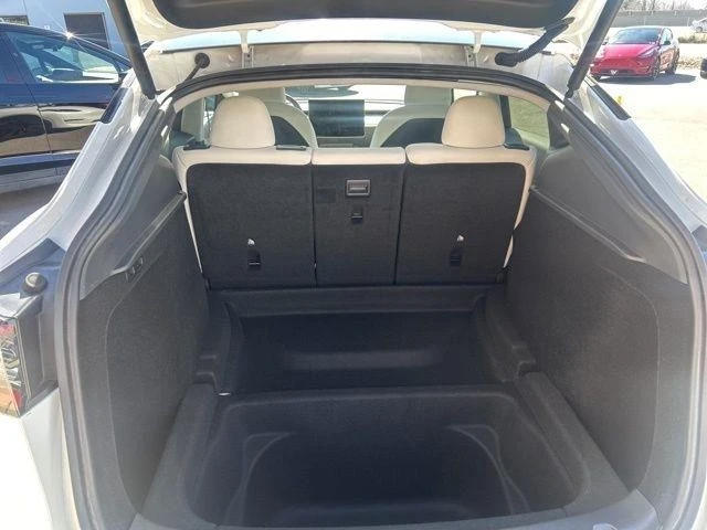 2023 Tesla Model Y Performance - Image 16 of 21