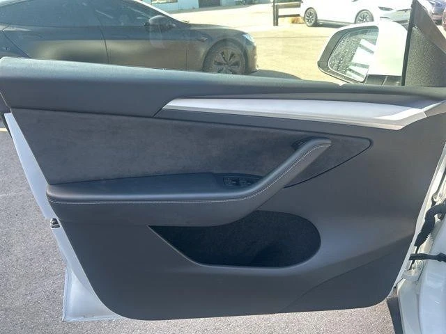 2023 Tesla Model Y Performance - Image 11 of 21