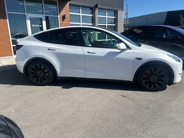 2023 Tesla Model Y Performance - Image 16 of 21