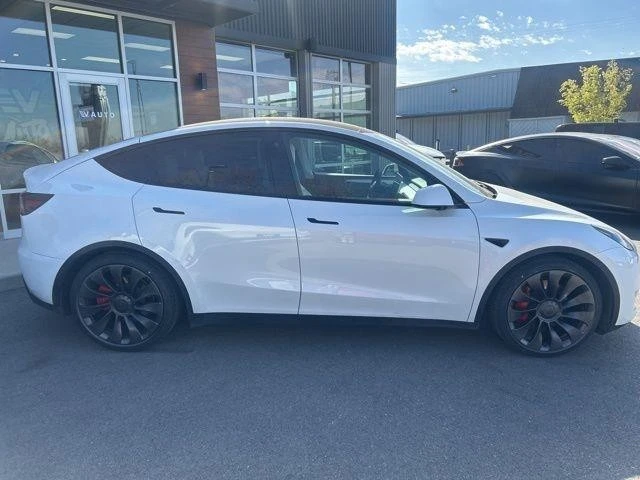 2023 Tesla Model Y Performance - Image 10 of 21