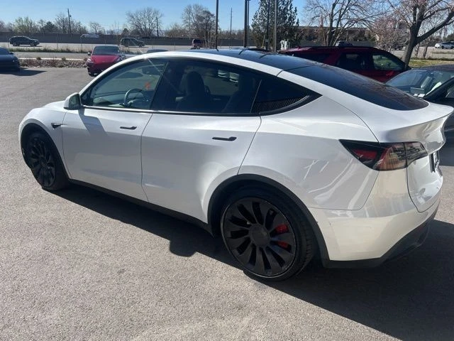 2023 Tesla Model Y Performance - Image 13 of 21