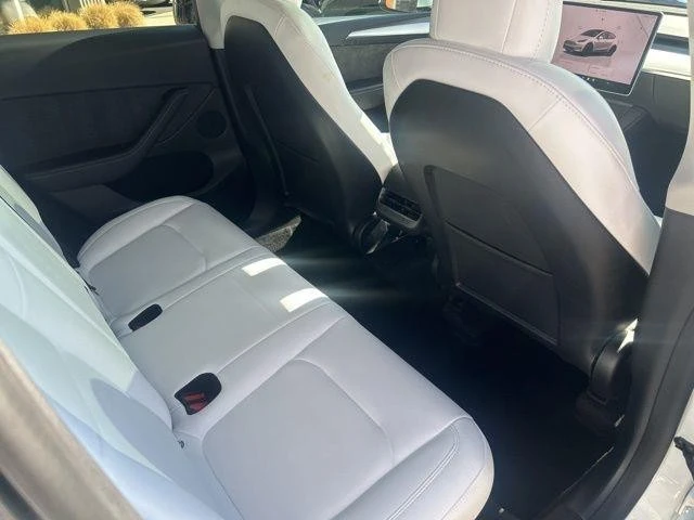 2023 Tesla Model Y Performance - Image 18 of 21