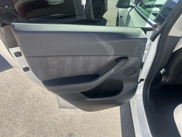 2023 Tesla Model Y Performance - Image 20 of 21