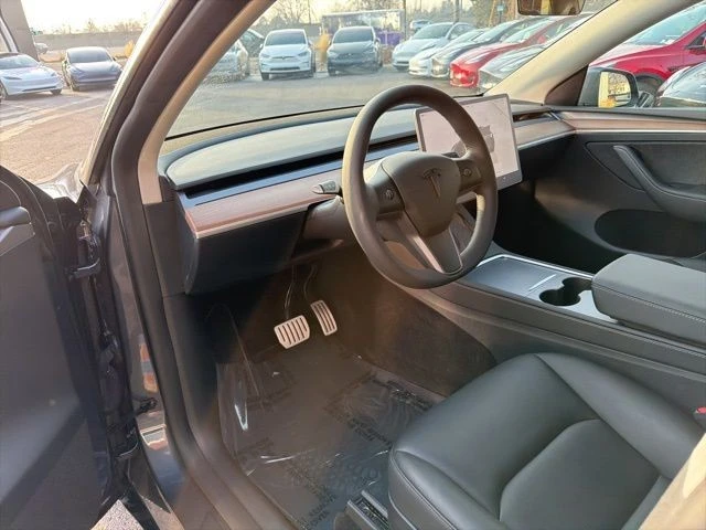 2023 Tesla Model Y Performance - Image 11 of 21