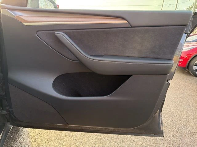 2023 Tesla Model Y Performance - Image 20 of 21