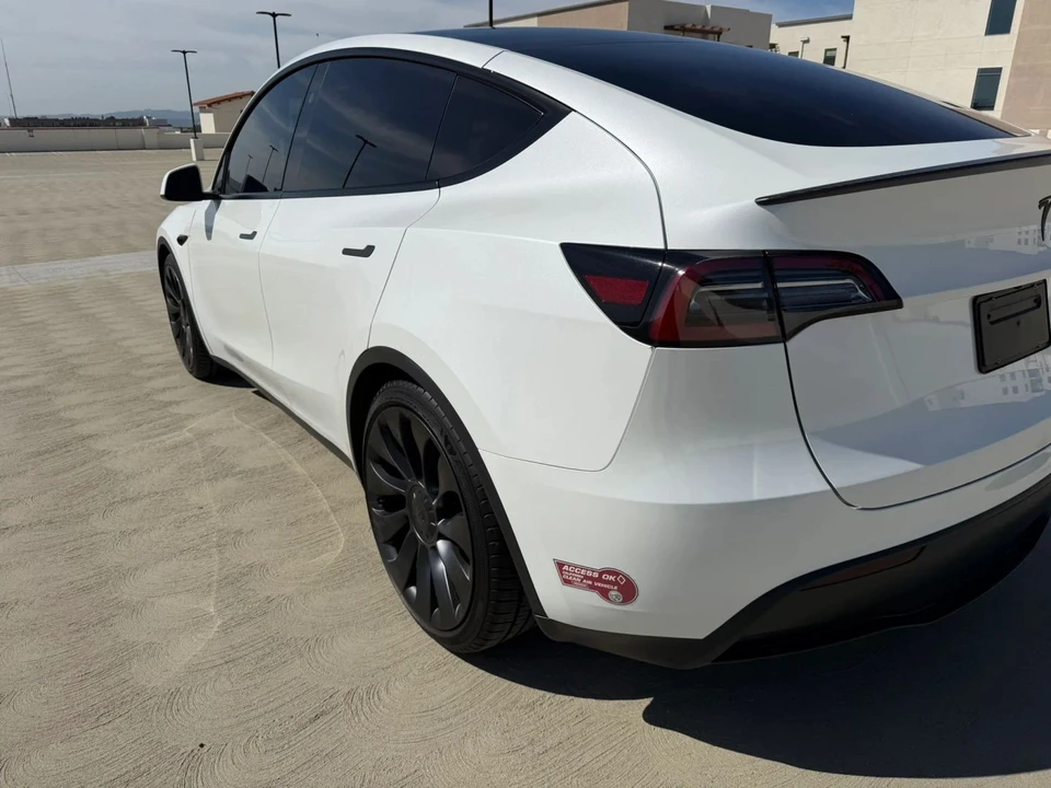 2023 Tesla Model Y Performance - Image 3 of 20