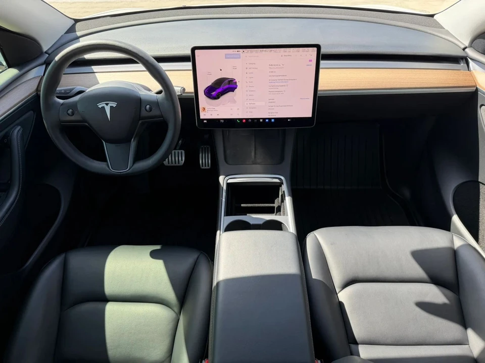 2023 Tesla Model Y Performance - Image 15 of 20