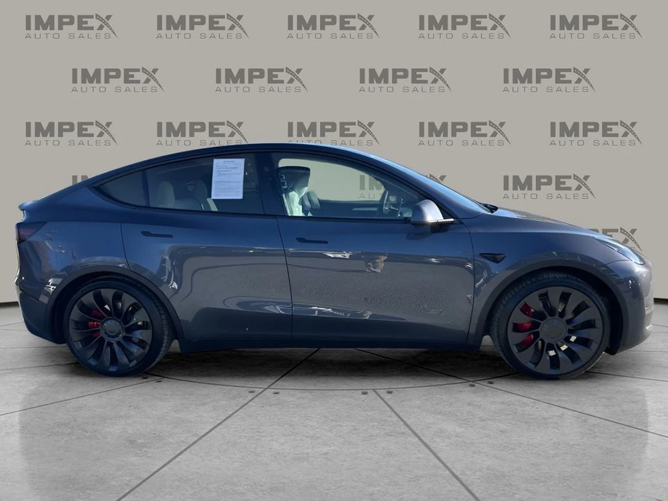2023 Tesla Model Y Performance - Image 6 of 12