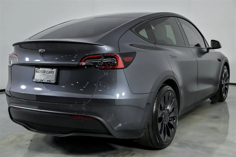 2023 Tesla Model Y Performance - Image 12 of 21