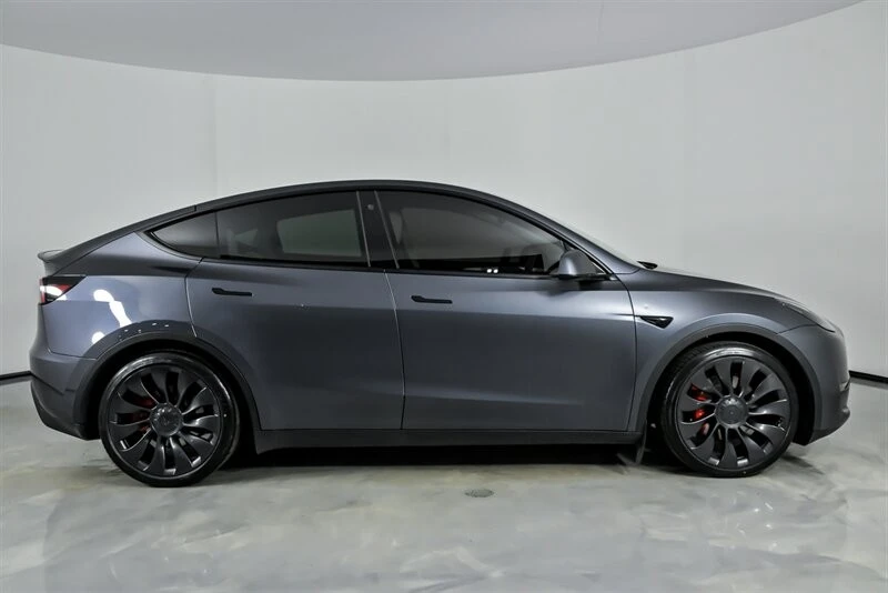 2023 Tesla Model Y Performance - Image 14 of 21