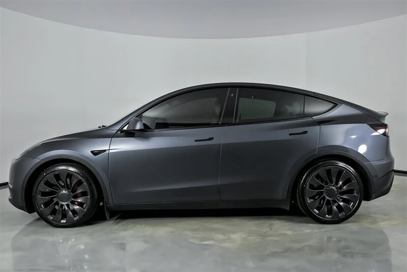 2023 Tesla Model Y Performance - Image 8 of 21