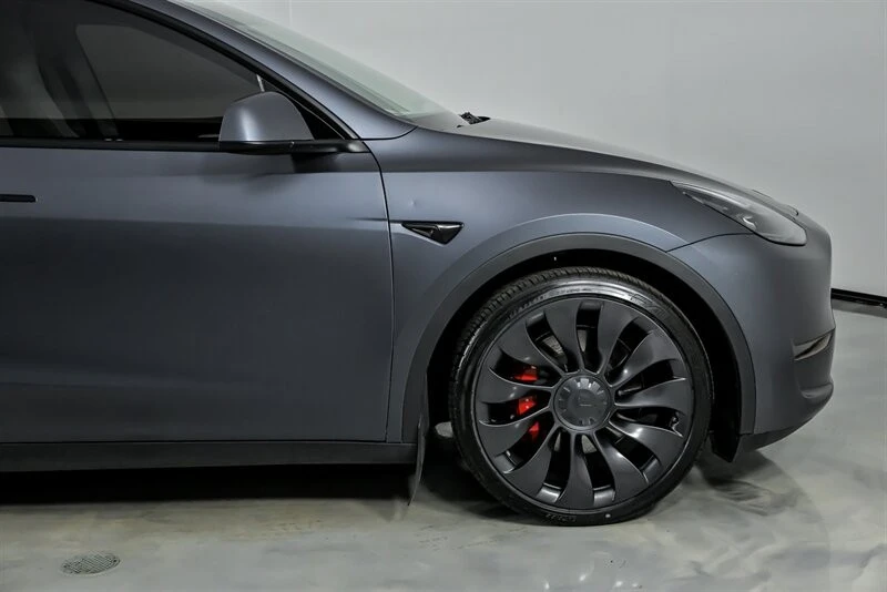 2023 Tesla Model Y Performance - Image 15 of 21