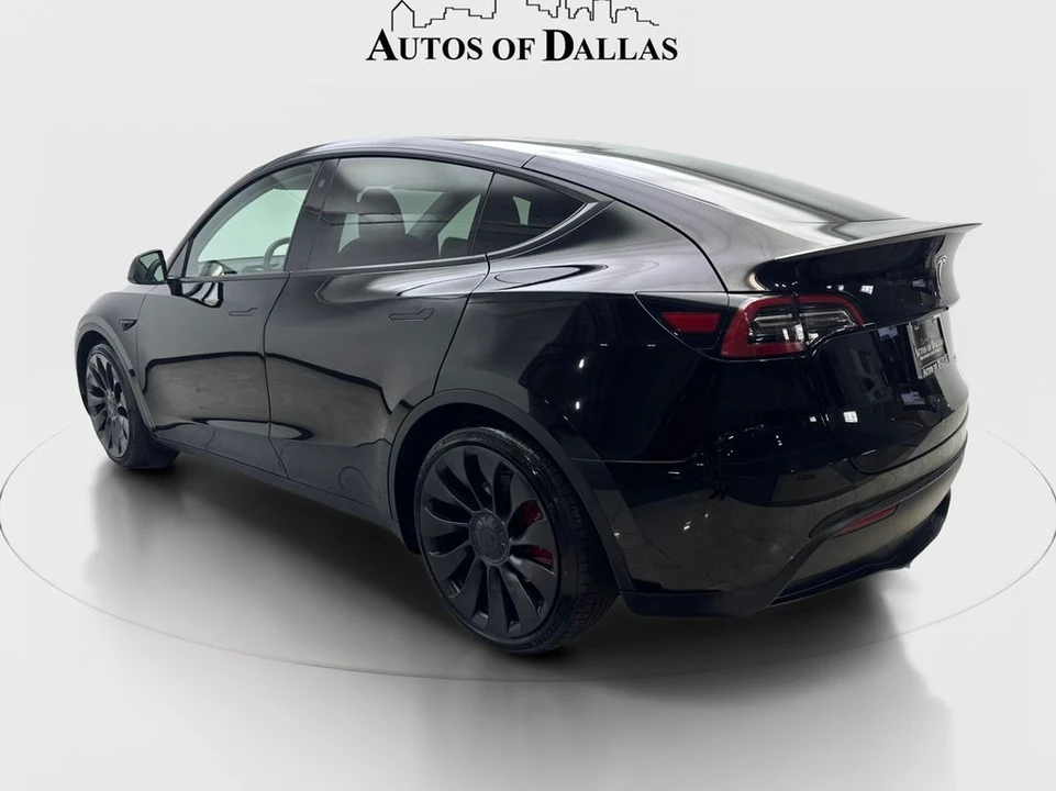 2023 Tesla Model Y Performance - Image 9 of 21