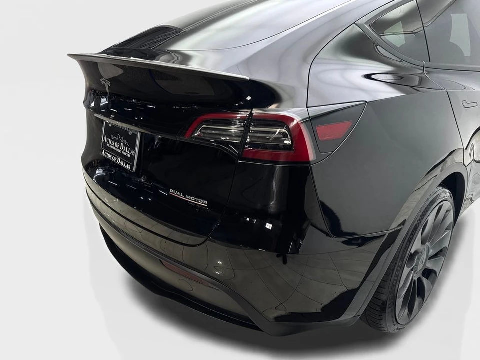 2023 Tesla Model Y Performance - Image 18 of 21