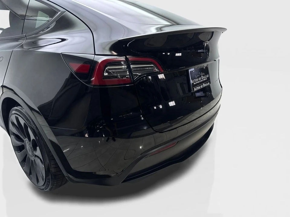 2023 Tesla Model Y Performance - Image 19 of 21
