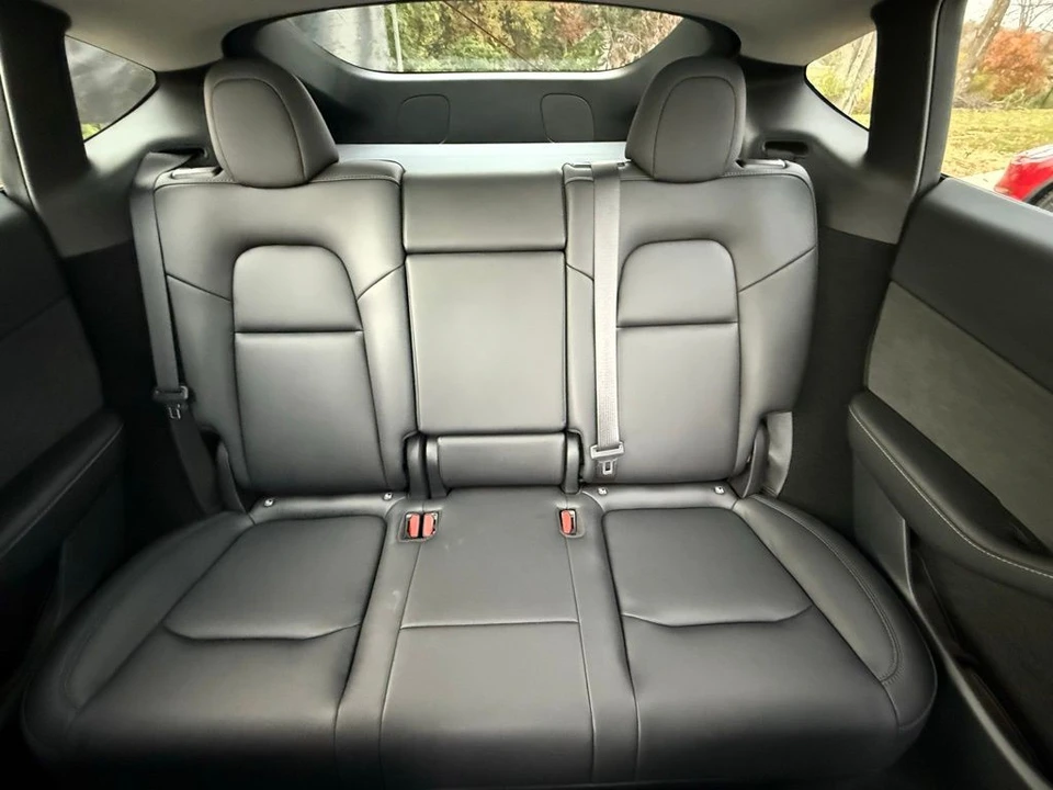 2023 Tesla Model Y Performance - Image 10 of 12