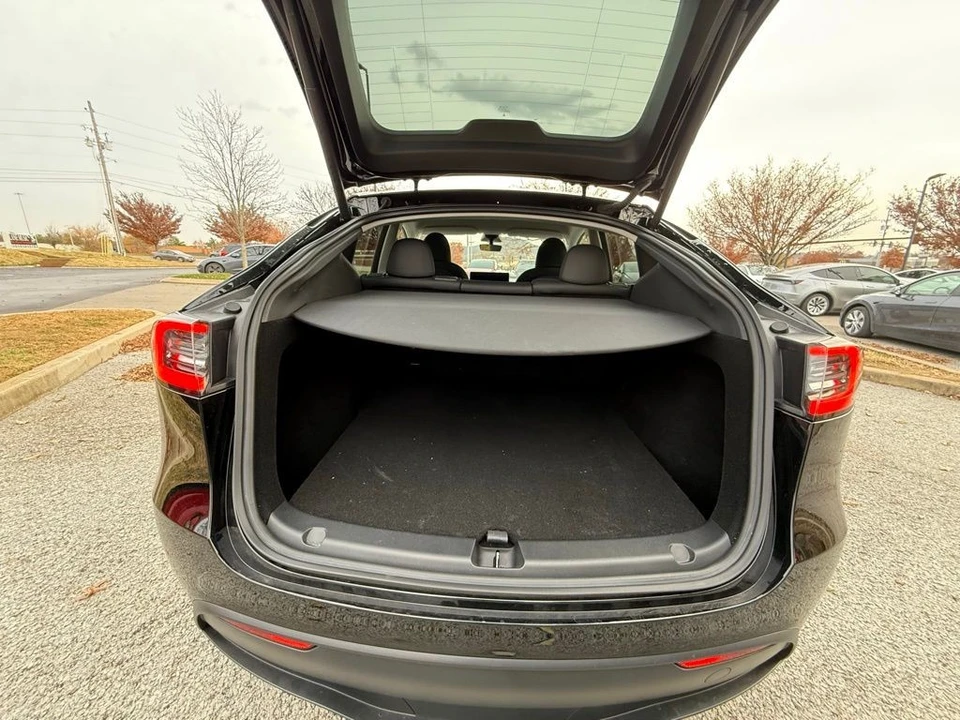 2023 Tesla Model Y Performance - Image 6 of 12