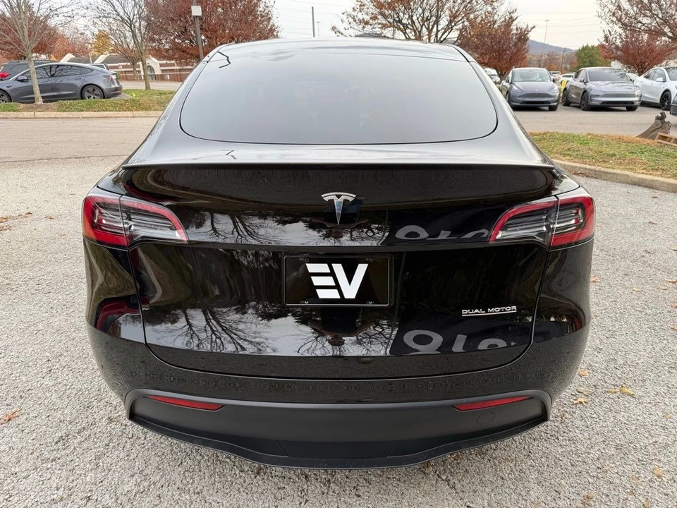 2023 Tesla Model Y Performance - Image 4 of 12