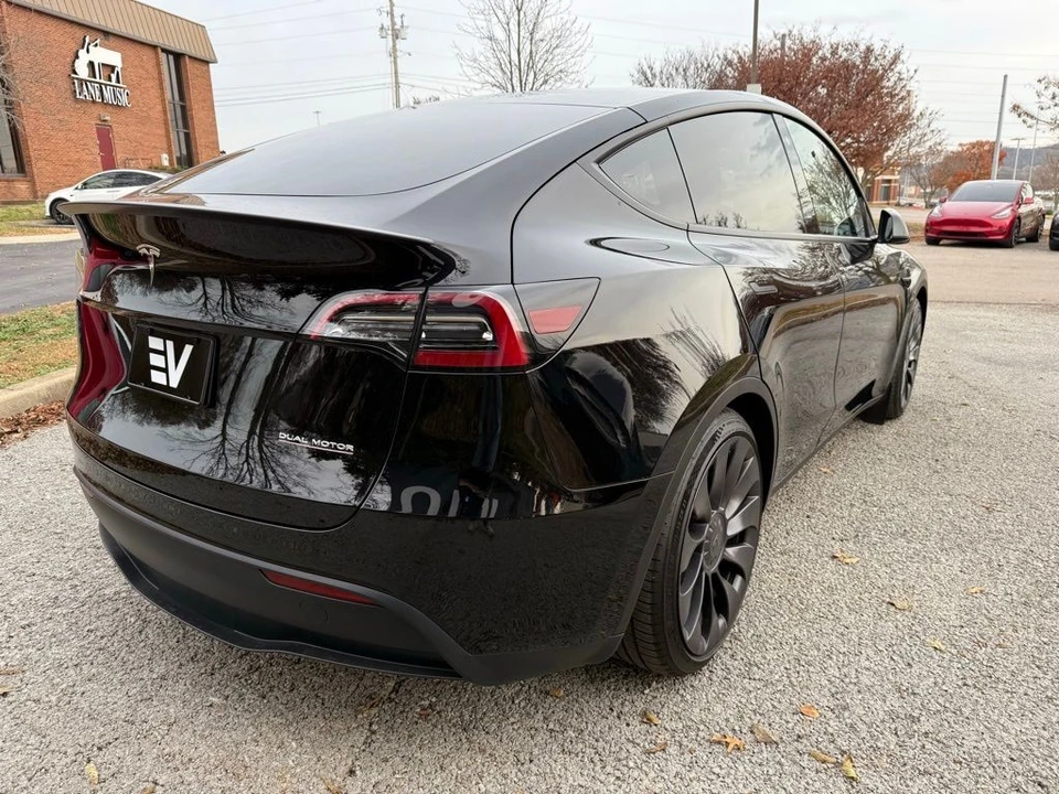 2023 Tesla Model Y Performance - Image 3 of 12