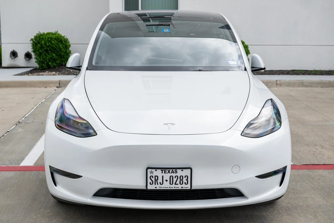2023 Tesla Model Y Performance - Image 2 of 31