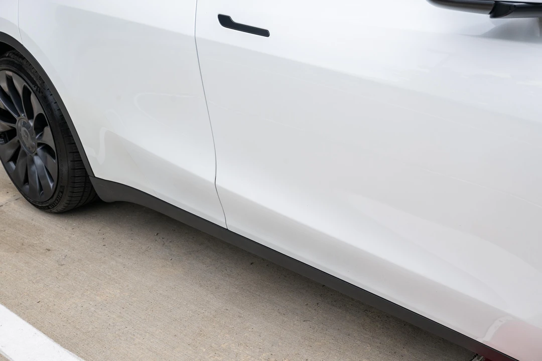 2023 Tesla Model Y Performance - Image 20 of 31
