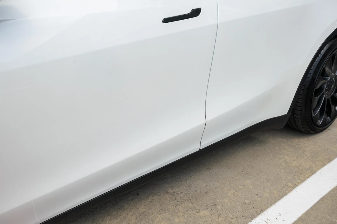 2023 Tesla Model Y Performance - Image 14 of 31