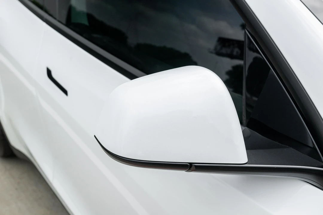 2023 Tesla Model Y Performance - Image 23 of 31