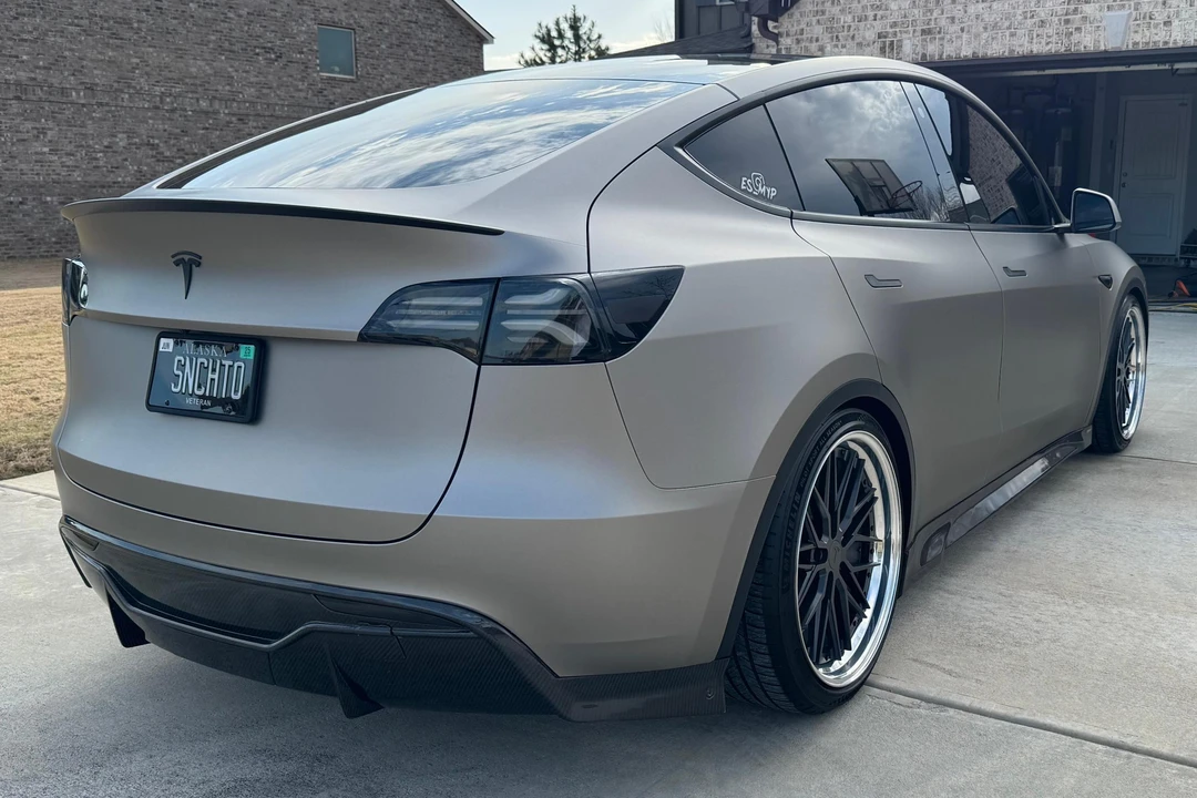 2023 Tesla Model Y Performance - Image 4 of 18