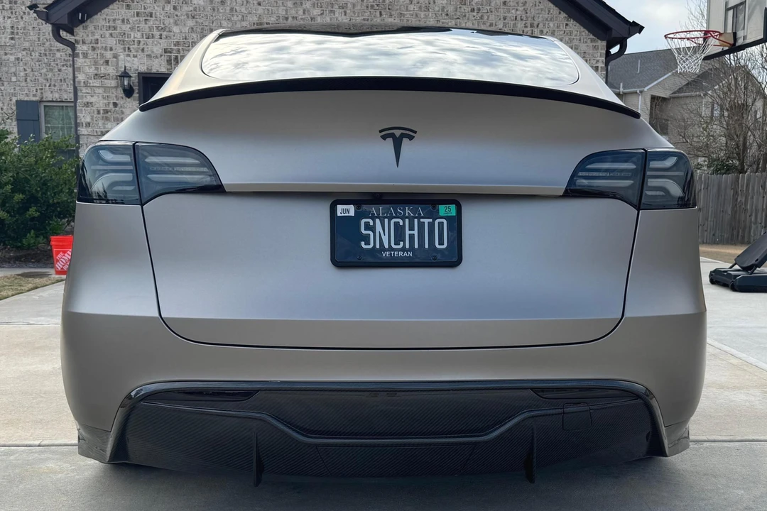 2023 Tesla Model Y Performance - Image 5 of 18