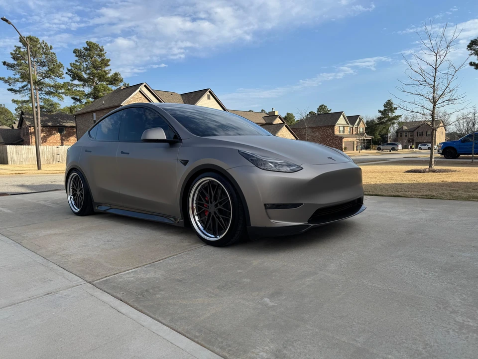 2023 Tesla Model Y Performance - Image 7 of 18