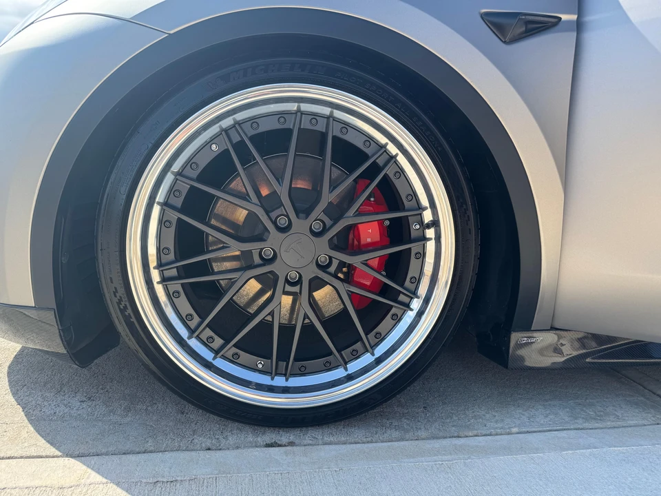 2023 Tesla Model Y Performance - Image 18 of 18