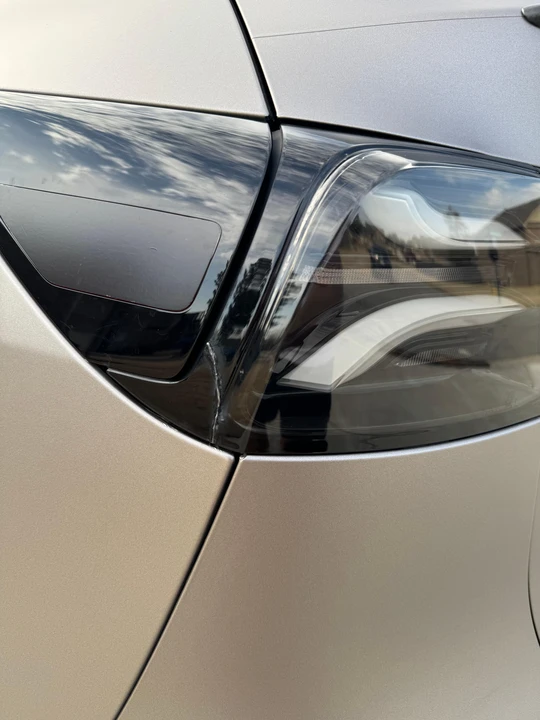 2023 Tesla Model Y Performance - Image 15 of 18