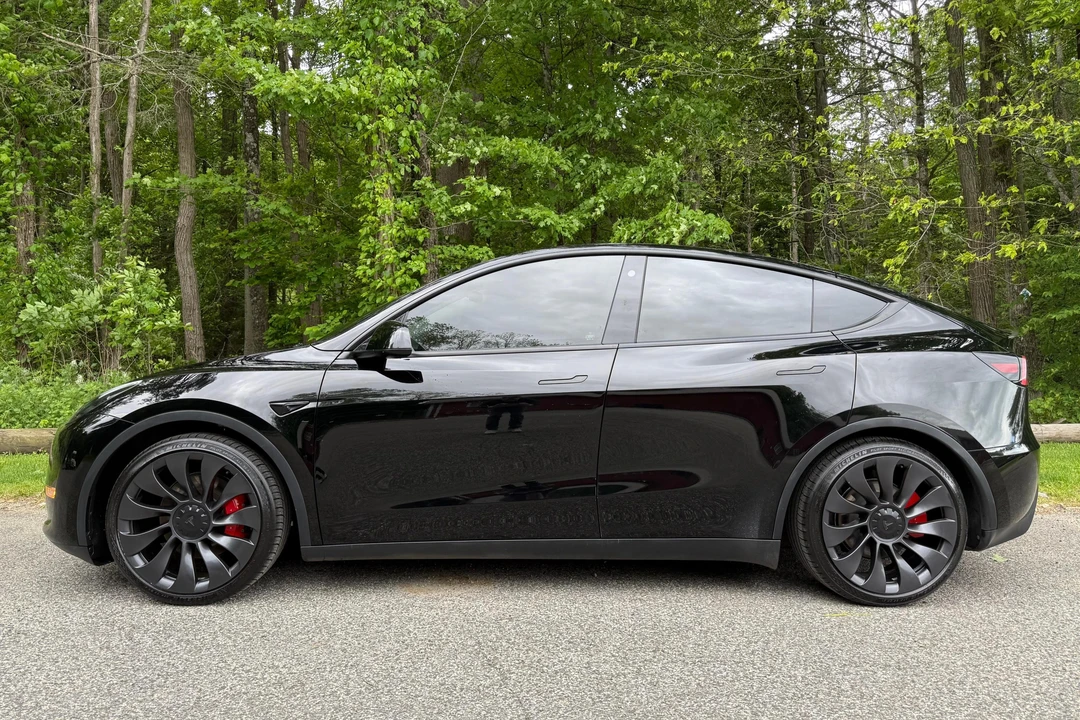 2023 Tesla Model Y Performance - Image 3 of 31