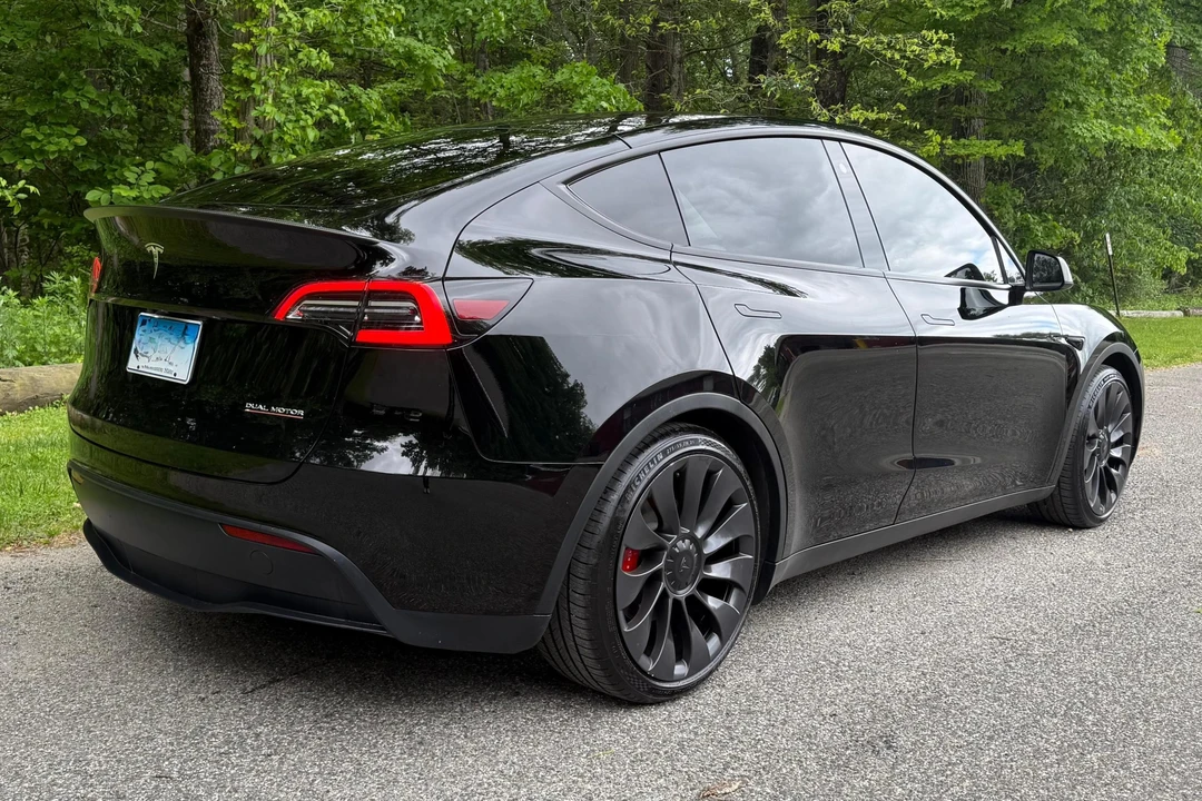 2023 Tesla Model Y Performance - Image 4 of 31