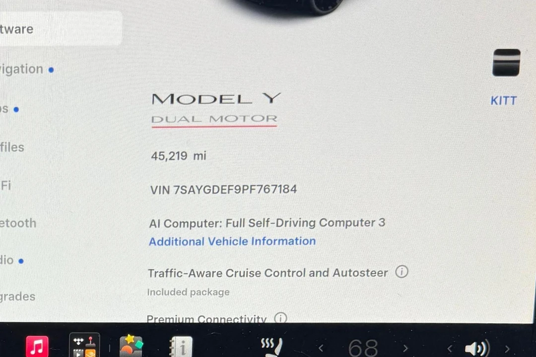 2023 Tesla Model Y Performance - Image 18 of 31