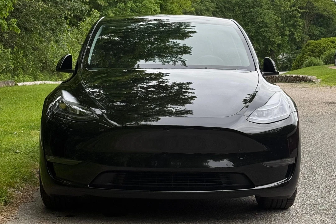 2023 Tesla Model Y Performance - Image 2 of 31