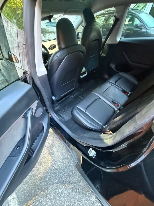2023 Tesla Model Y Performance - Image 23 of 31