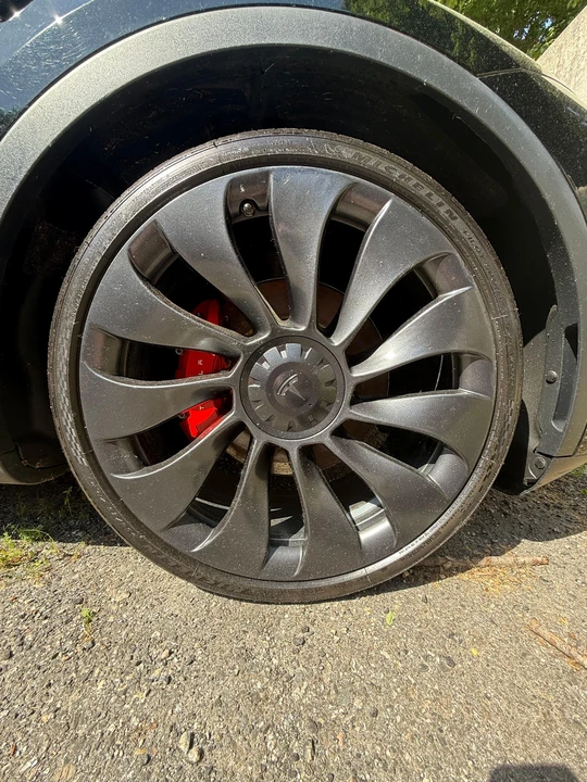 2023 Tesla Model Y Performance - Image 12 of 31