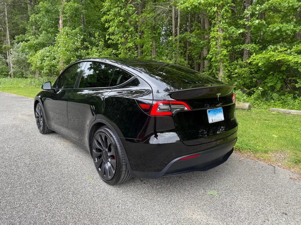 2023 Tesla Model Y Performance - Image 7 of 31