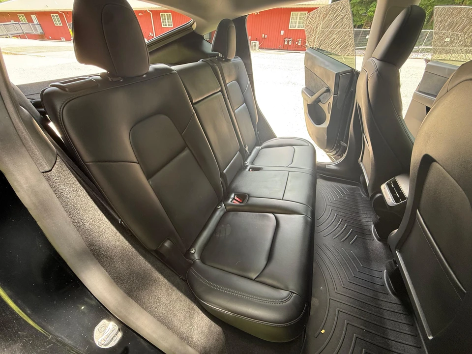 2023 Tesla Model Y Performance - Image 19 of 31