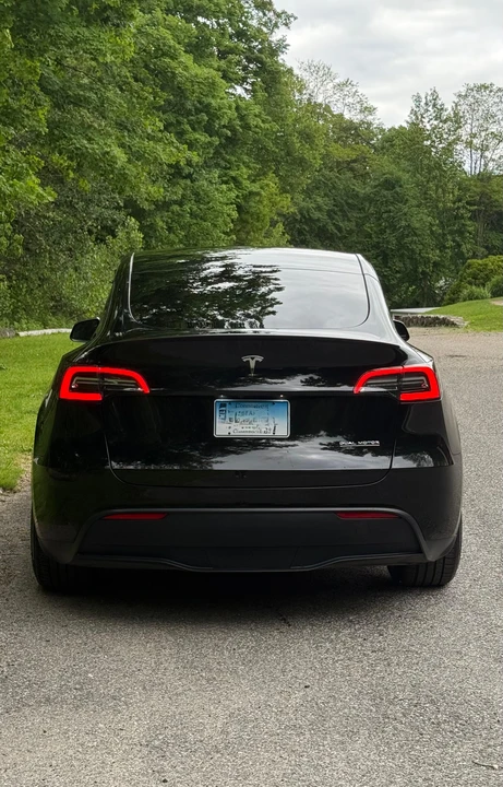 2023 Tesla Model Y Performance - Image 8 of 31