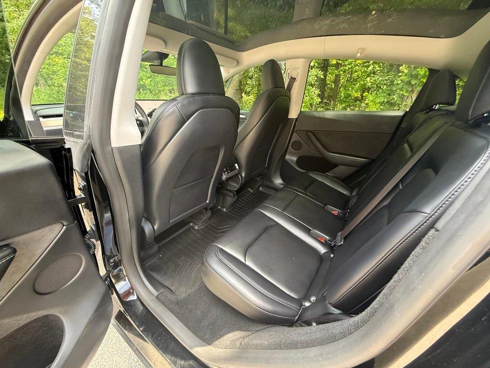 2023 Tesla Model Y Performance - Image 24 of 31