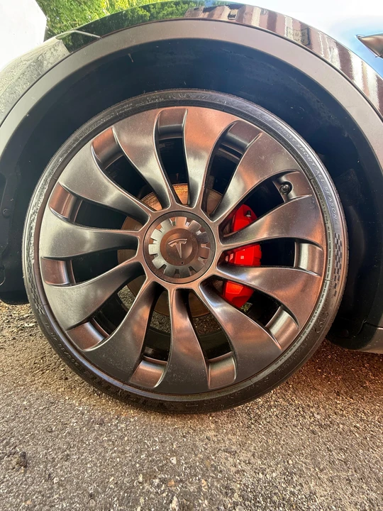 2023 Tesla Model Y Performance - Image 11 of 31