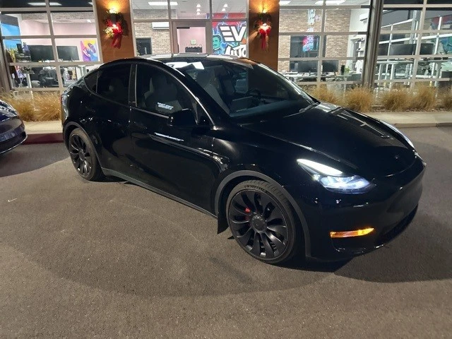 2023 Tesla Model Y Performance - Image 2 of 11